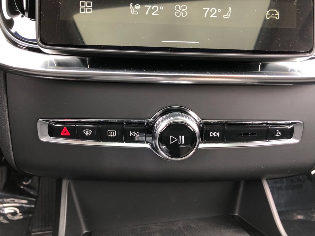 New 2026 Volvo XC90 B6 Plus w/ Protection Package Premier AWD/4WD image 20