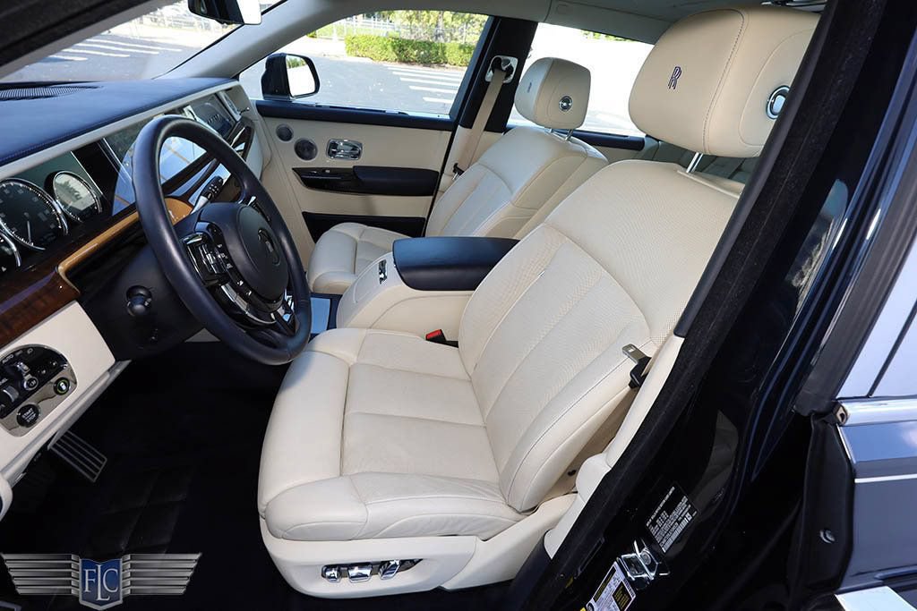 Used 2018 Rolls-Royce Phantom Sedan RWD image 11