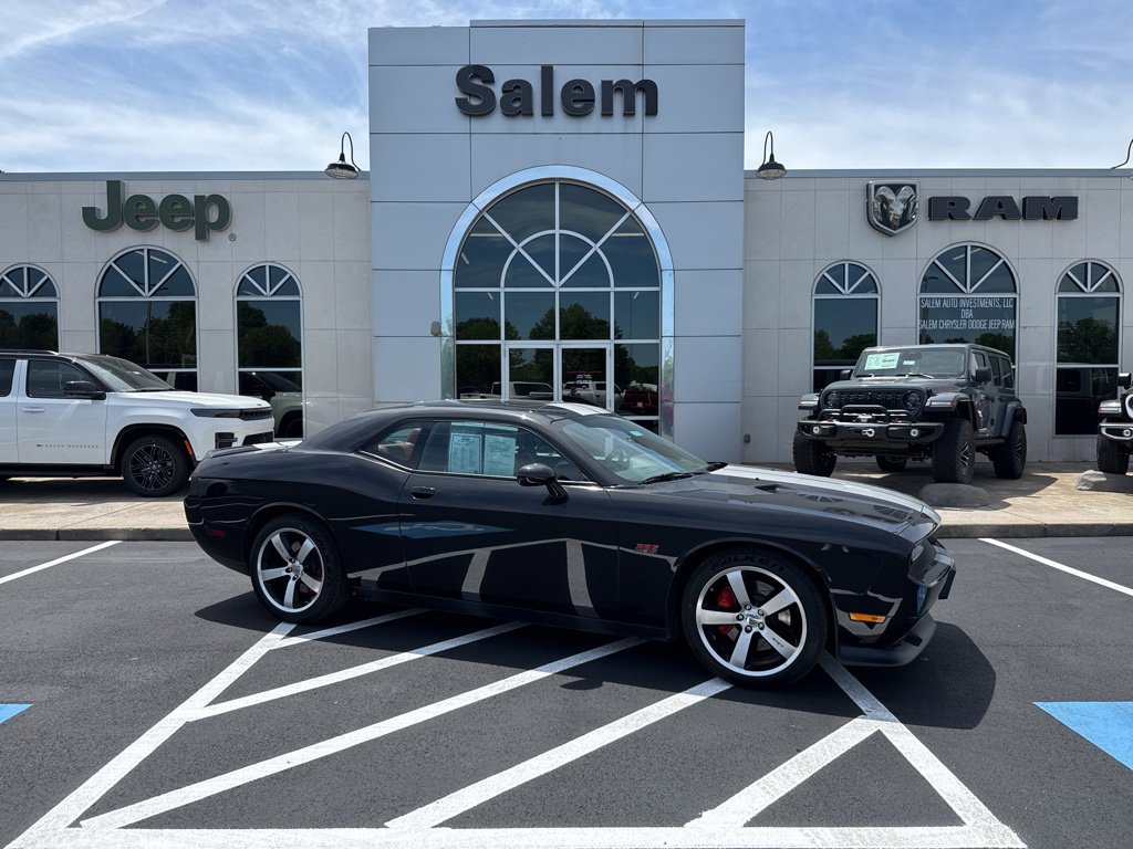 Used 2014 Dodge Challenger SRT8 w/ Harman/Kardon Audio Group RWD image 1