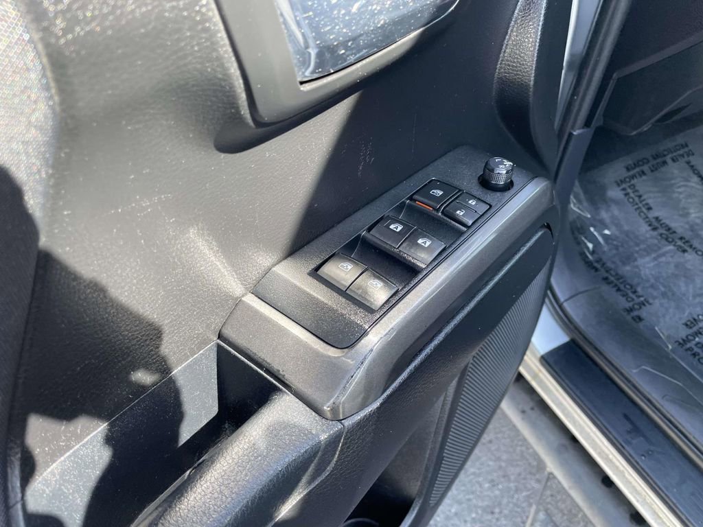 Used 2019 Toyota Tacoma TRD Off-Road w/ Technology Package image 27