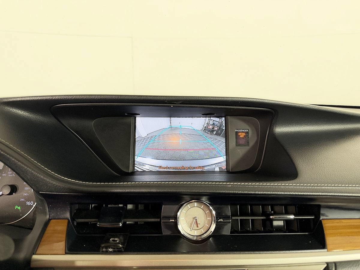 Used 2014 Lexus ES 300h w/ Luxury Package w/Bamboo Trim FWD image 57