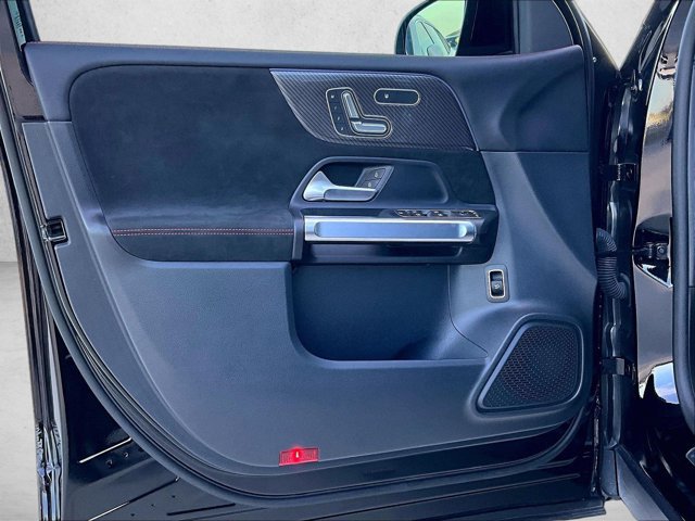 Used 2024 Mercedes-Benz GLB 250 image 18