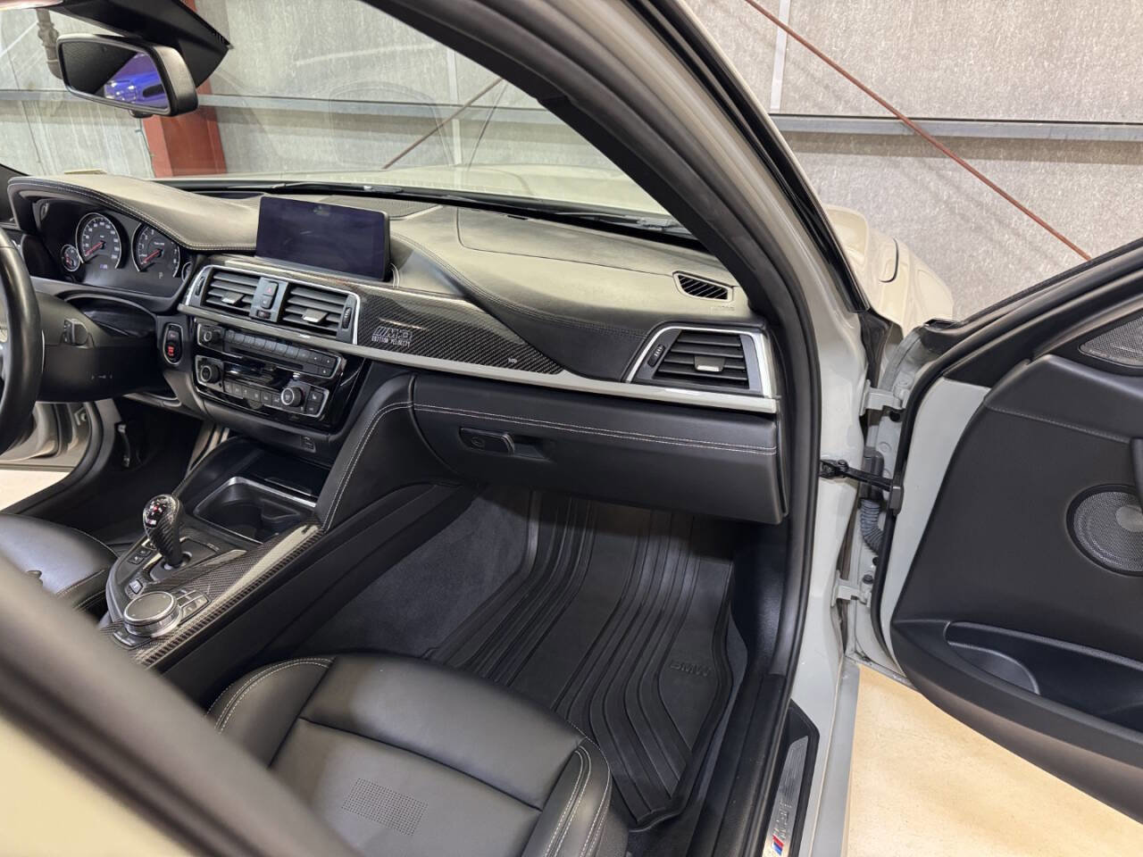 Used 2018 BMW M3 image 25