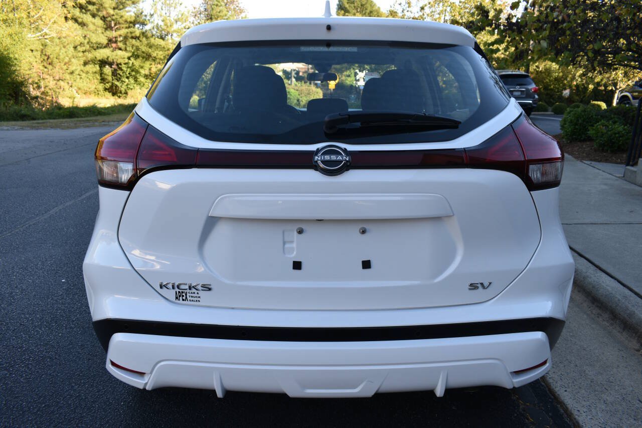 Used 2022 Nissan Kicks SV FWD image 6