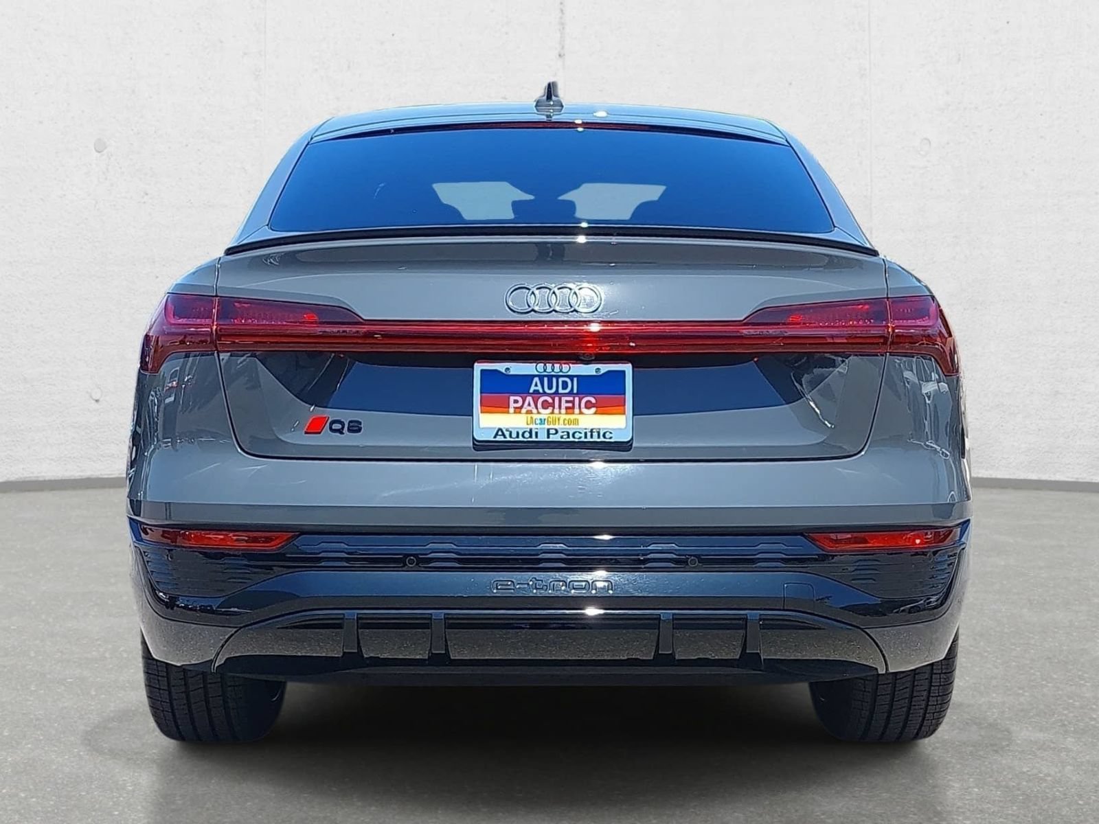 Used 2024 Audi Q8 e-tron Prestige w/ Prestige Package AWD/4WD image 6