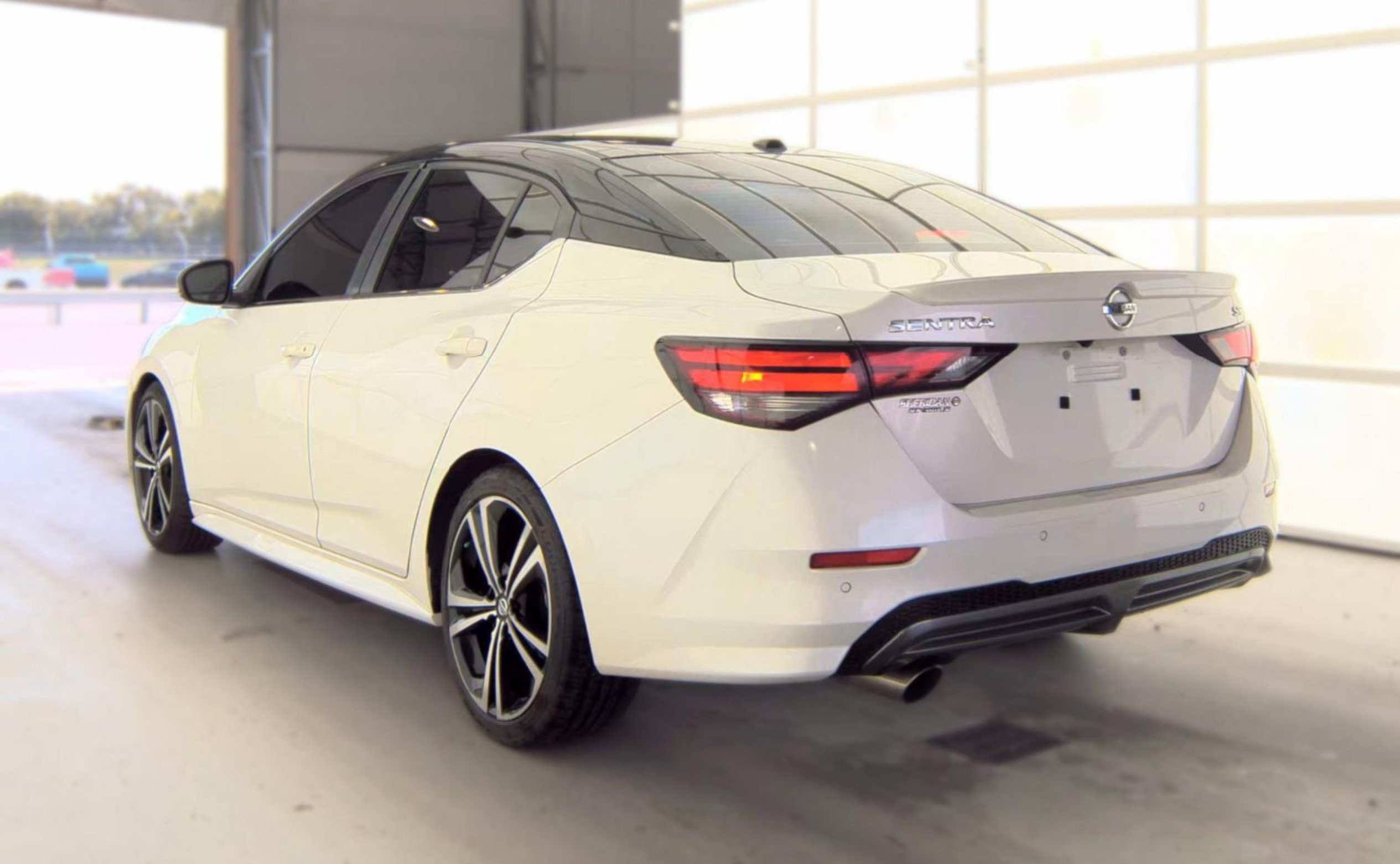 Used 2020 Nissan Sentra SR w/ Electronics Package FWD image 4