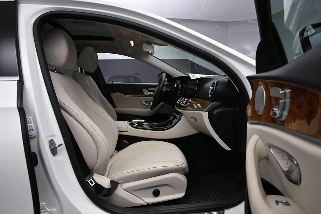Used 2018 Mercedes-Benz E 300 4MATIC image 28