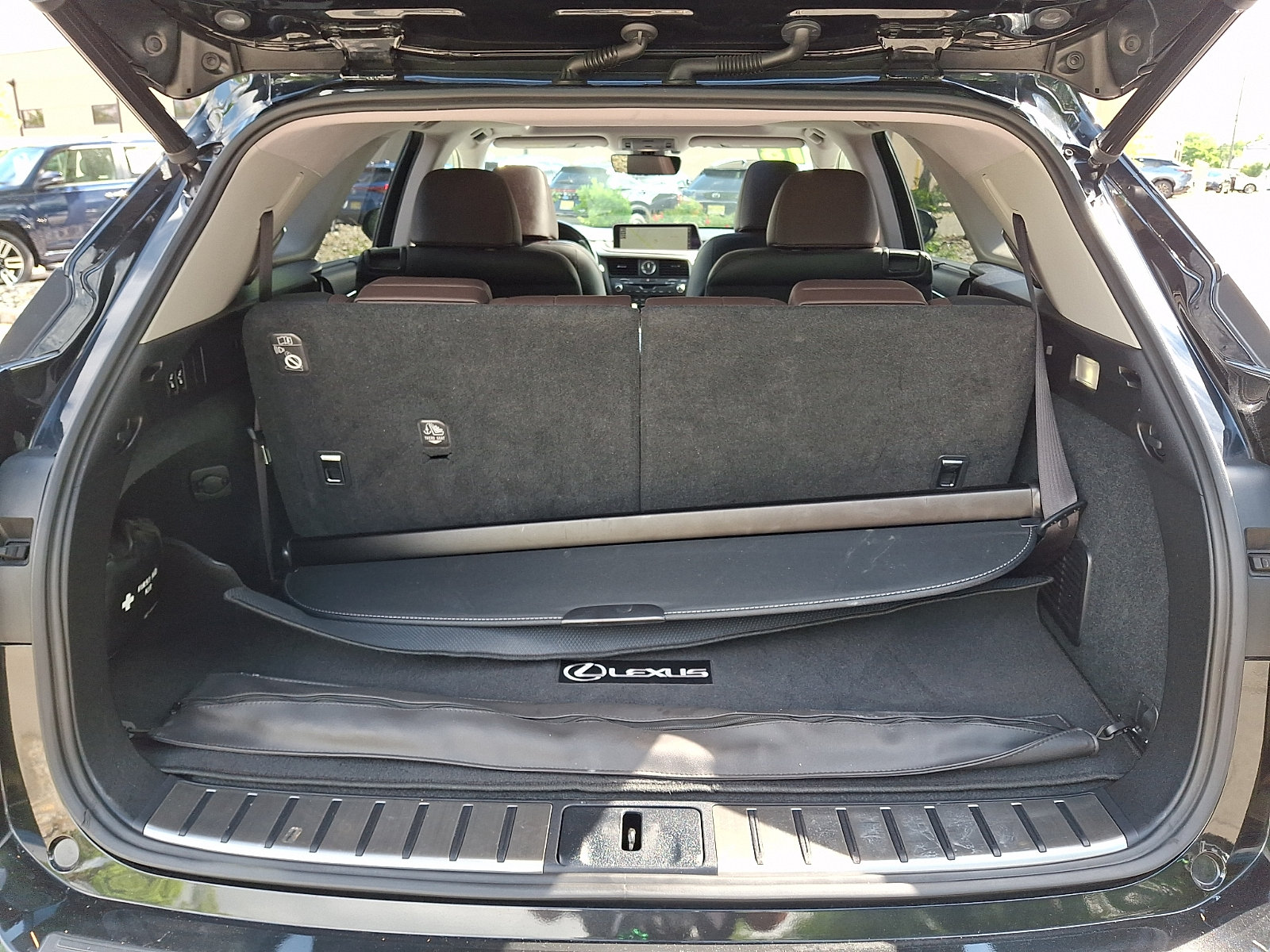 Used 2018 Lexus RX 350L Luxury w/ Accessory Package AWD/4WD image 29