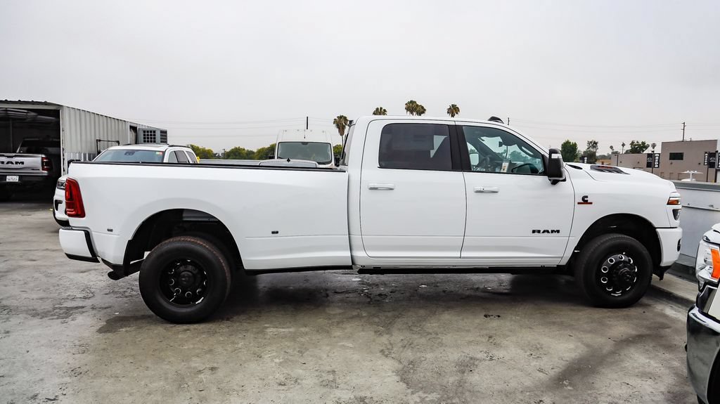 New 2026 RAM 3500 Laramie AWD/4WD image 13