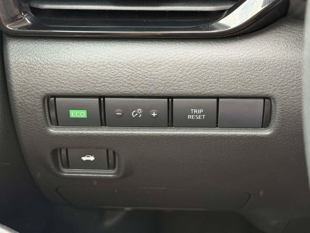 Used 2024 Nissan Sentra SV FWD image 24