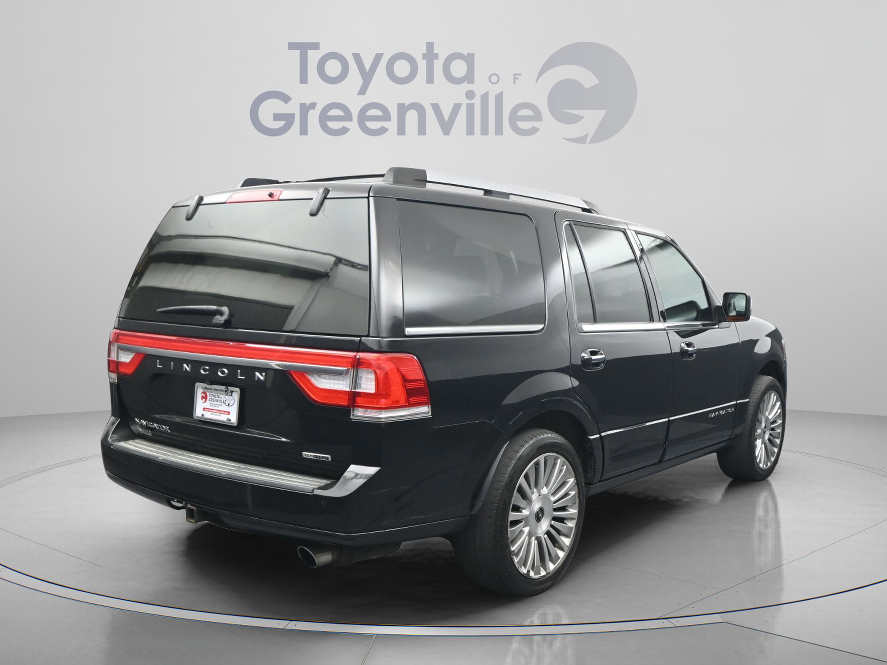 Used 2015 Lincoln Navigator 4WD image 13