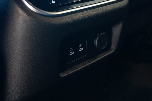 Used 2025 Nissan Armada SL AWD/4WD image 25