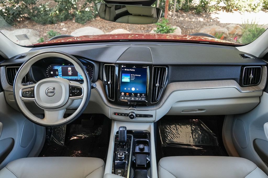 Used 2023 Volvo XC60 B5 Plus w/ Climate Package AWD/4WD image 12