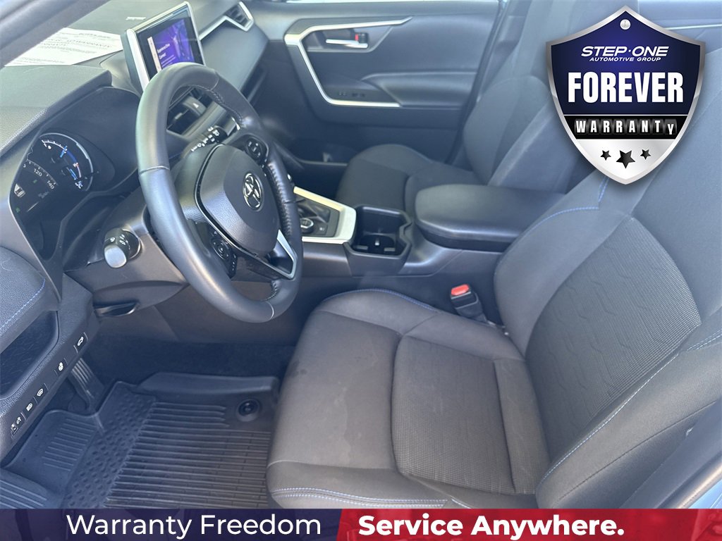 Used 2024 Toyota RAV4 SE image 12