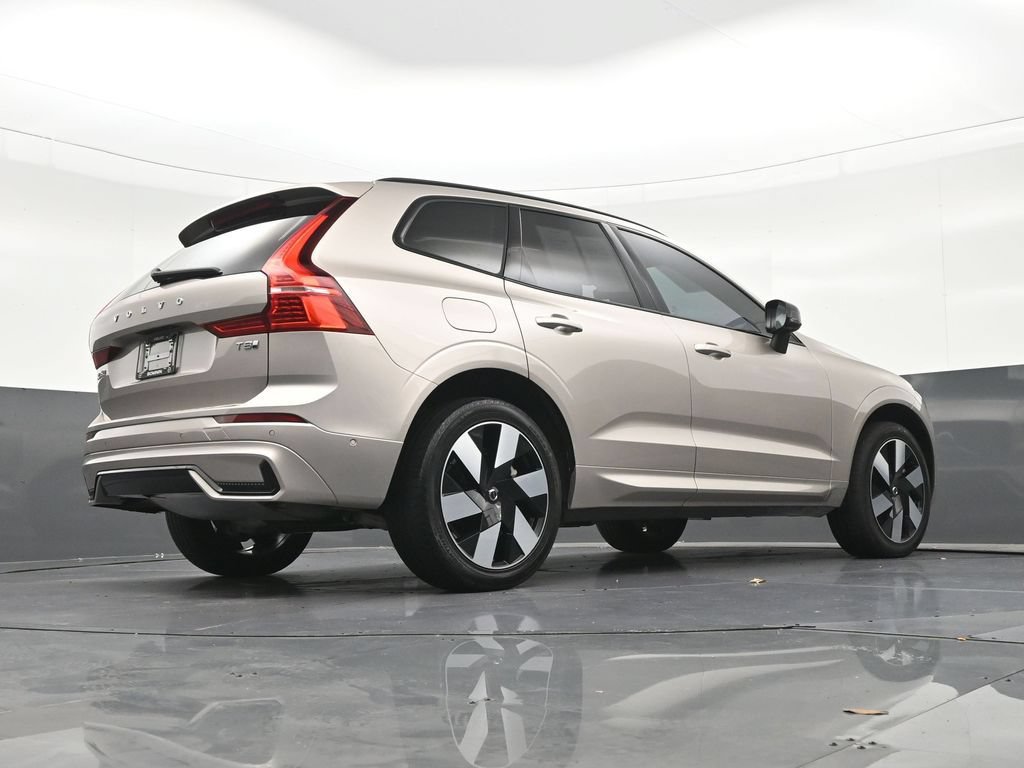 Used 2025 Volvo XC60 T8 Plus w/ Protection Package Premier AWD/4WD image 22