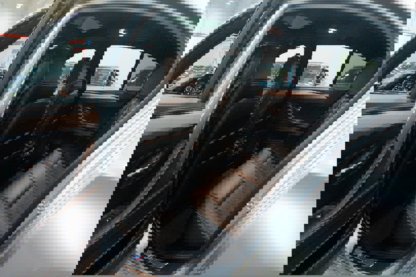 Used 2016 BMW M5 image 24