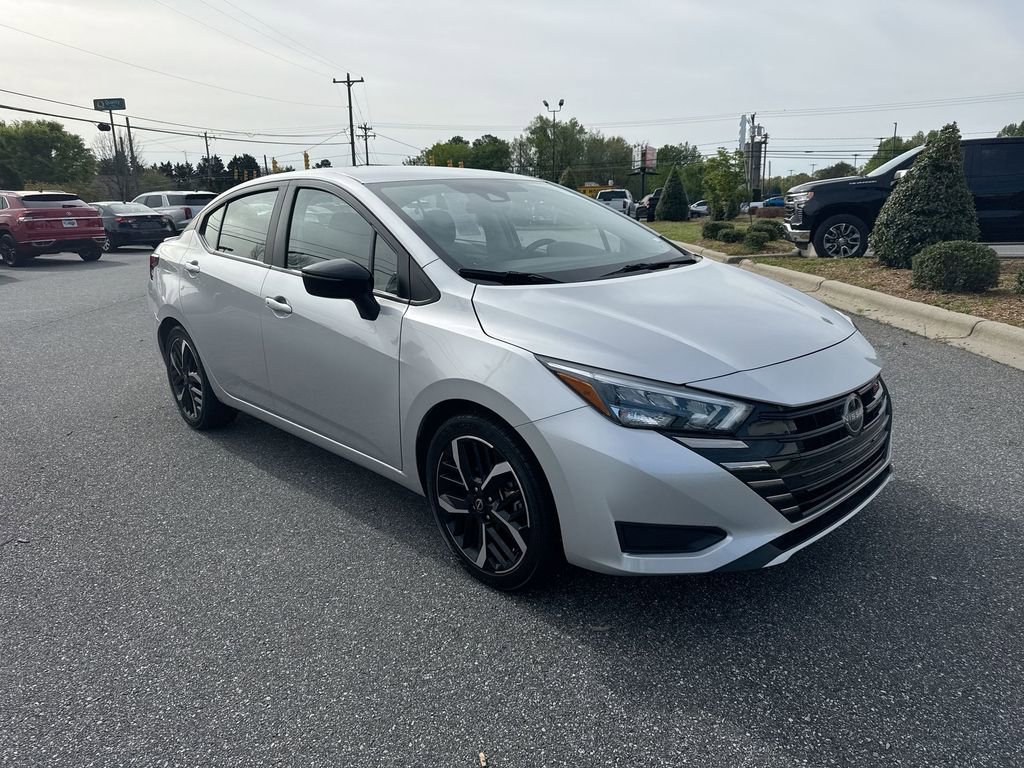 Used 2024 Nissan Versa SR image 2