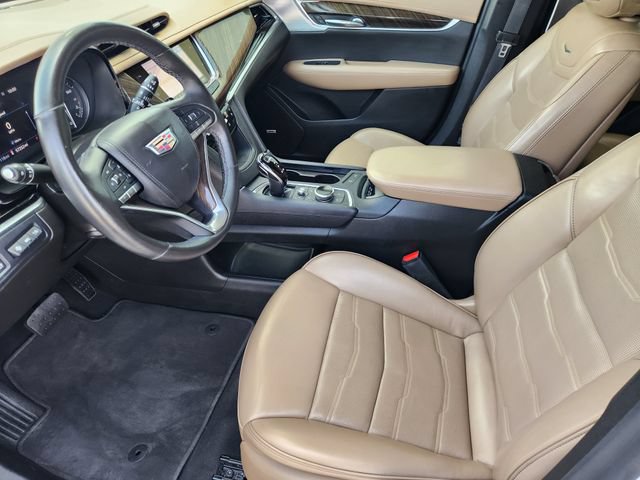 Used 2022 Cadillac XT6 Premium Luxury w/ Platinum Package FWD image 4
