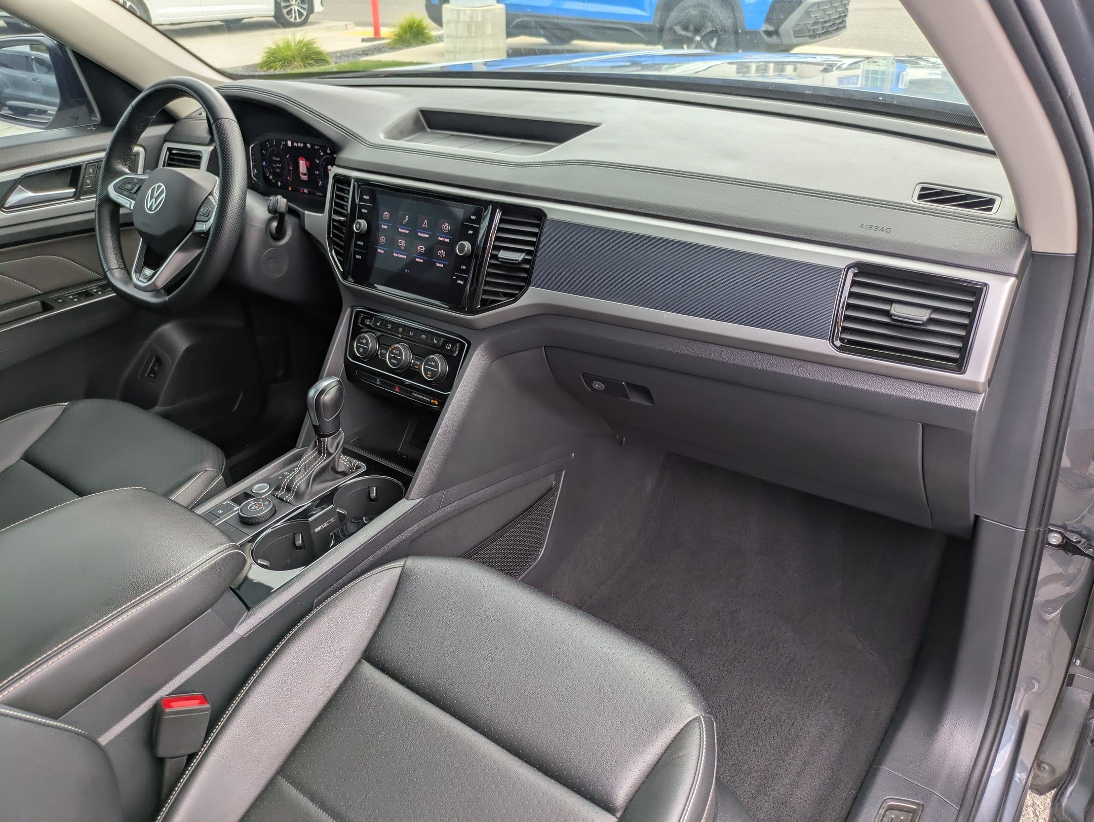 Certified 2023 Volkswagen Atlas SEL R-Line AWD/4WD image 36