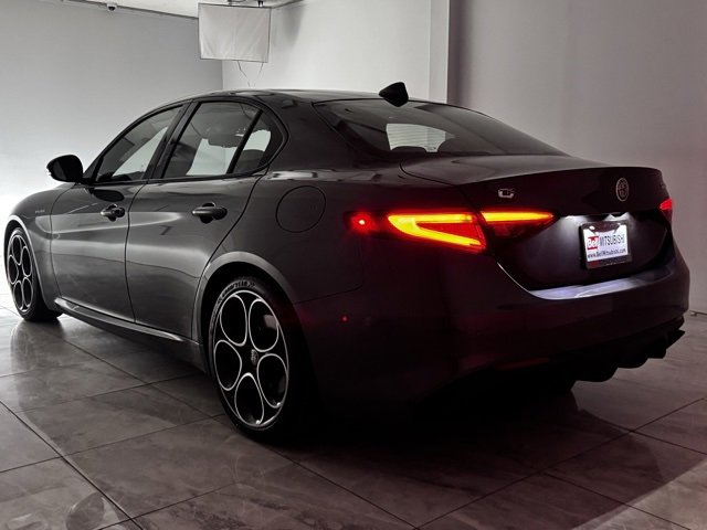 Used 2023 Alfa Romeo Giulia Veloce image 37