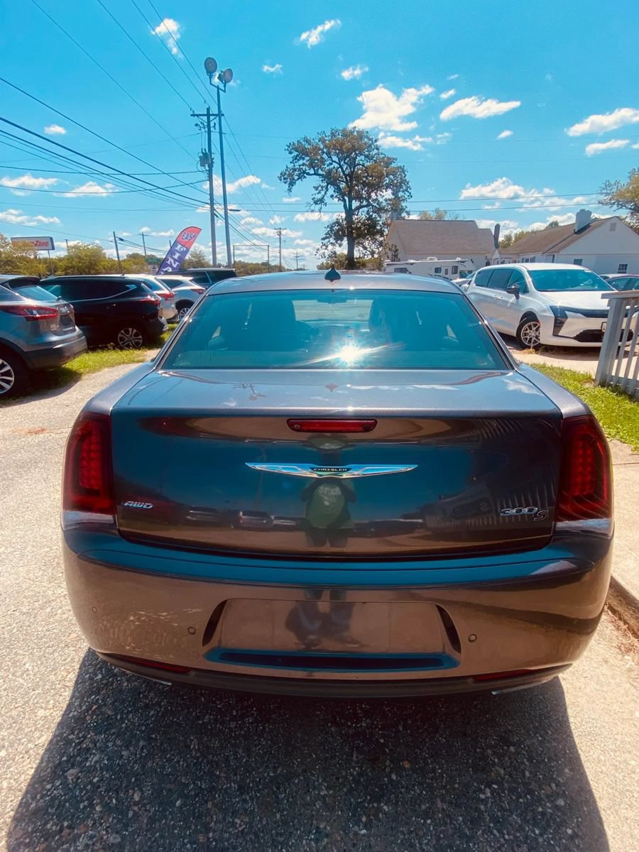 Used 2017 Chrysler 300 S w/ 300S Premium Group AWD/4WD image 7
