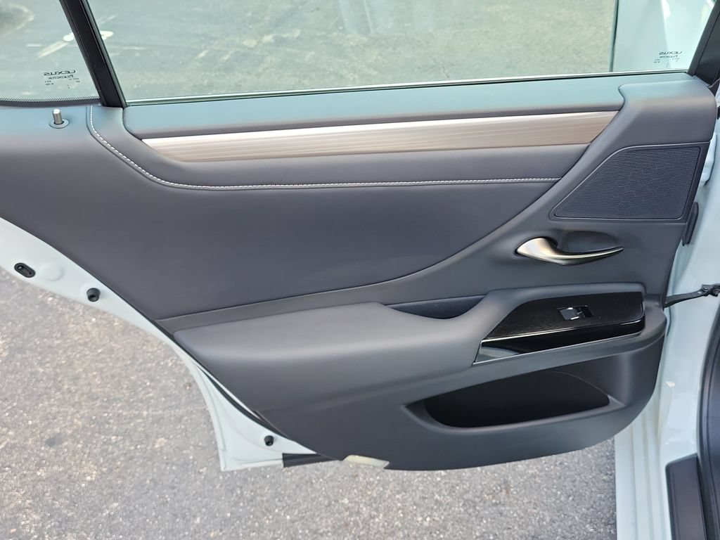 Used 2023 Lexus ES 350 F Sport w/ Accessory Package (Z2) FWD image 10
