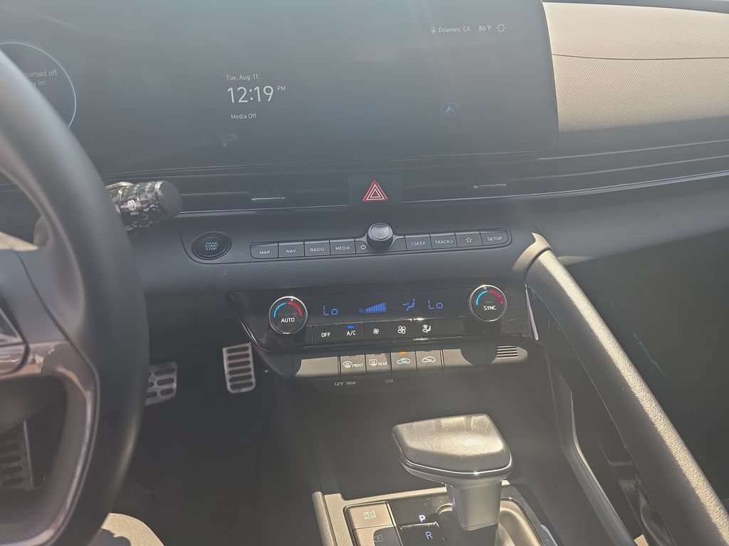 Certified 2025 Hyundai Elantra SEL FWD image 16