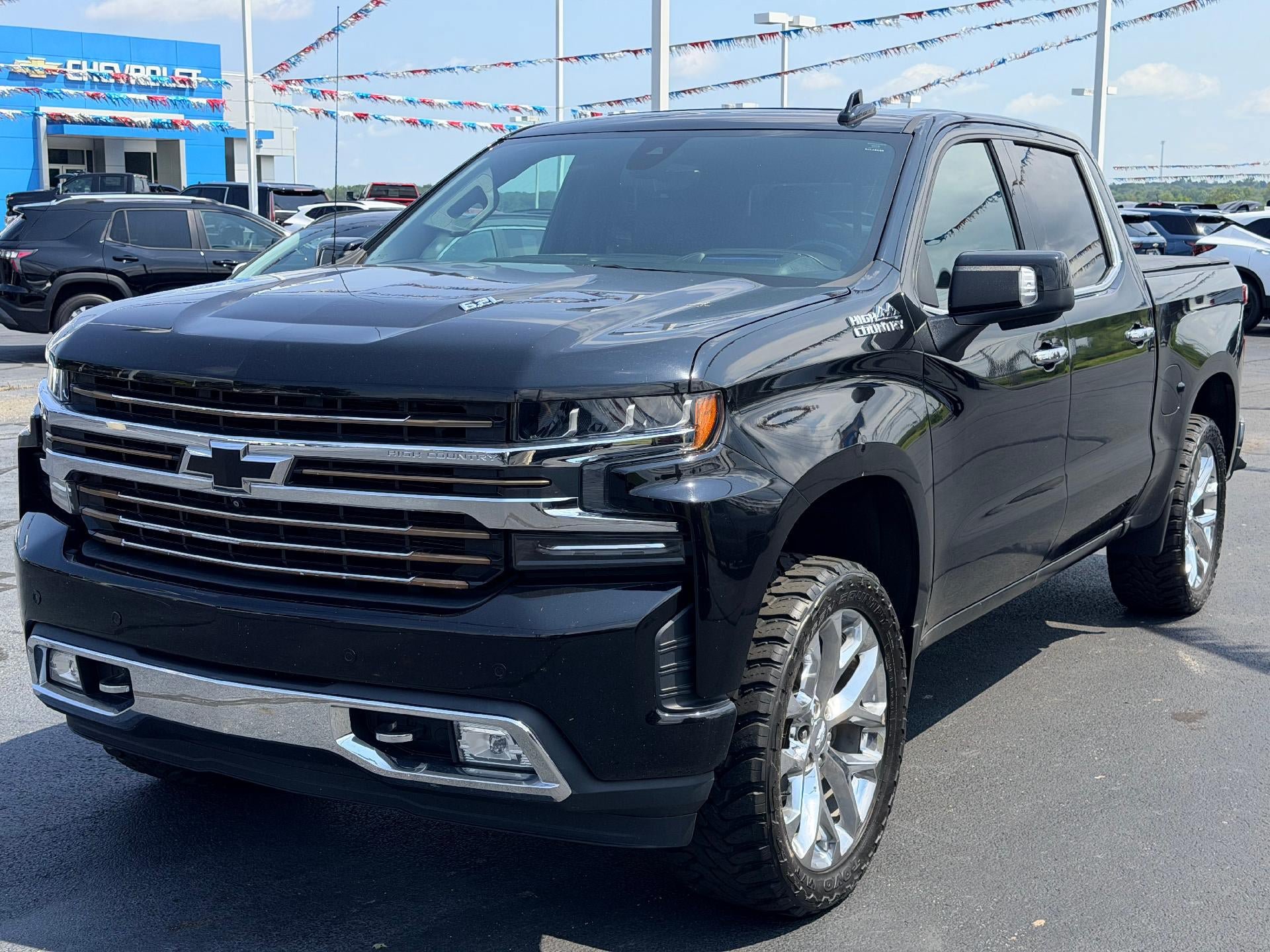 Used 2019 Chevrolet Silverado 1500 High Country w/ Technology Package AWD/4WD image 1