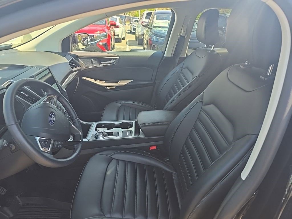 Used 2024 Ford Edge SEL image 9