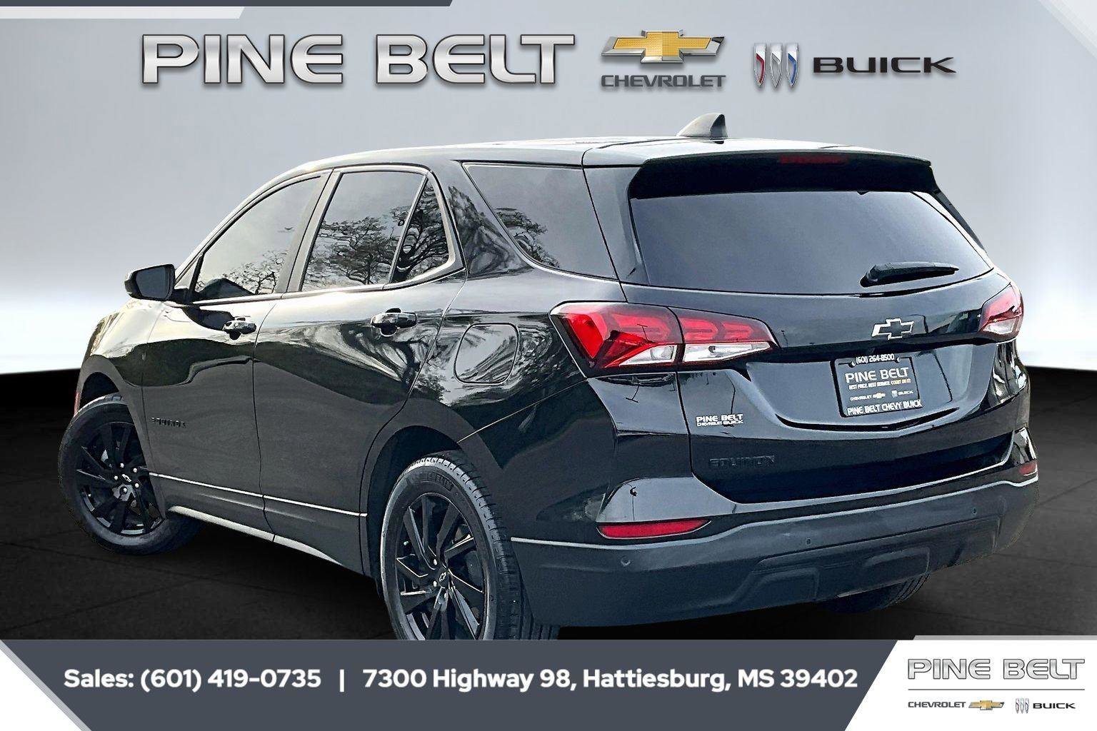 Used 2024 Chevrolet Equinox LS w/ LS Convenience Package image 2