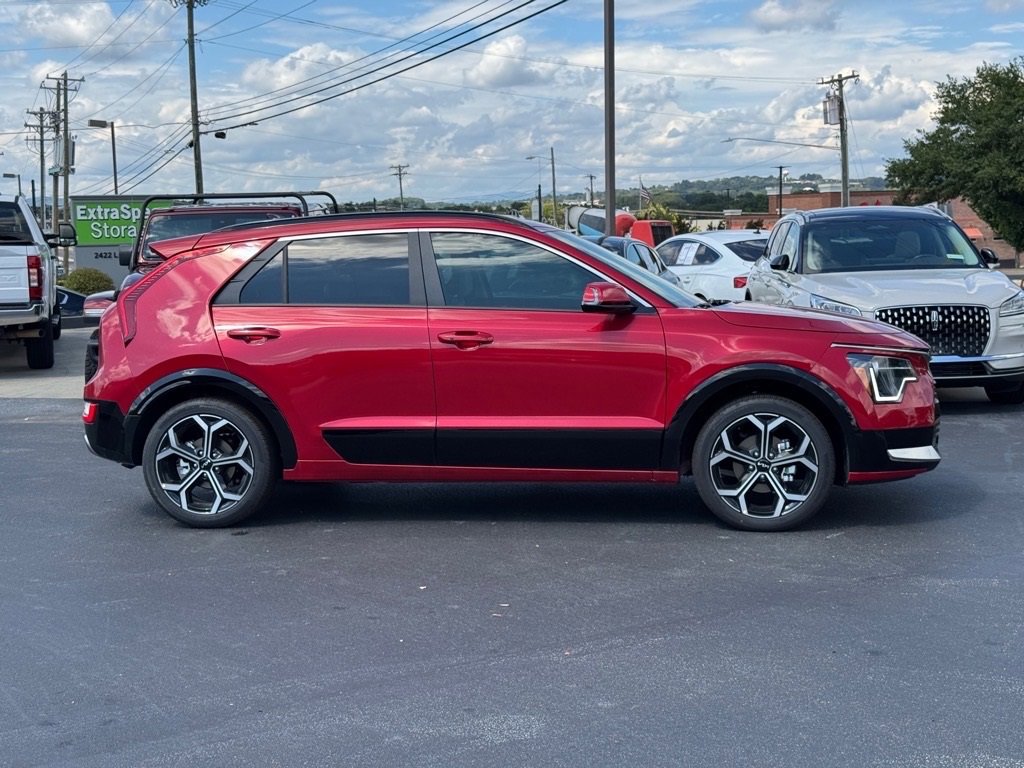 New 2025 Kia Niro EX Touring image 2