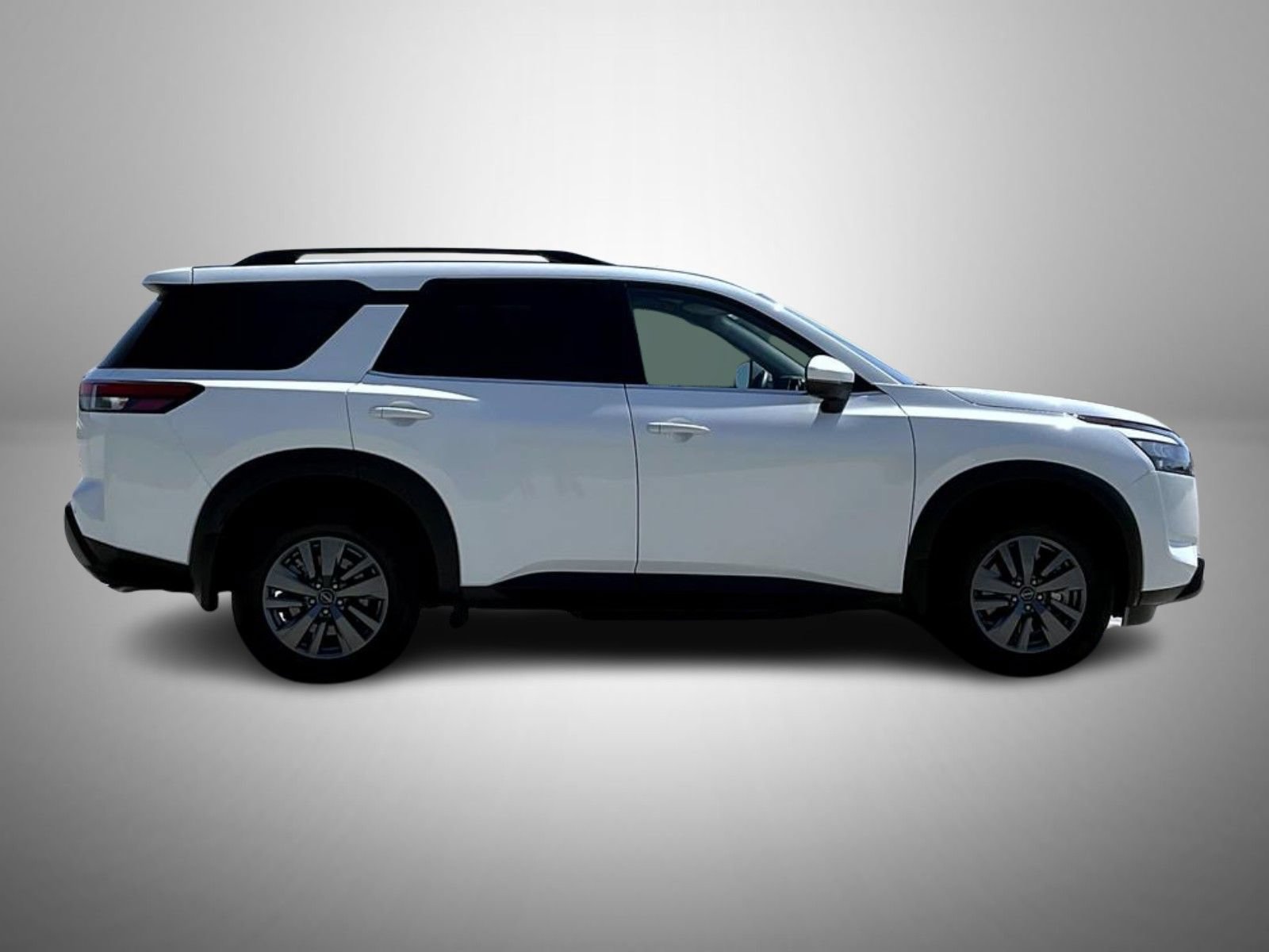 Used 2023 Nissan Pathfinder SV w/ Black Appearance Package AWD/4WD image 4
