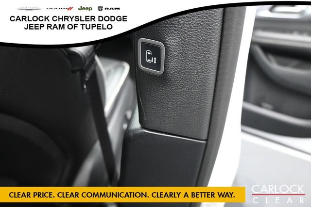 Used 2026 Chrysler Pacifica Limited FWD image 36