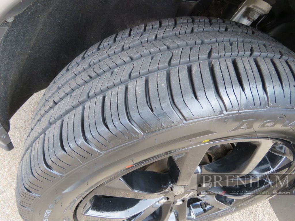 Used 2020 Dodge Durango SXT image 11