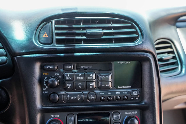 Used 1999 Chevrolet Corvette Coupe w/ Memory Pkg image 31