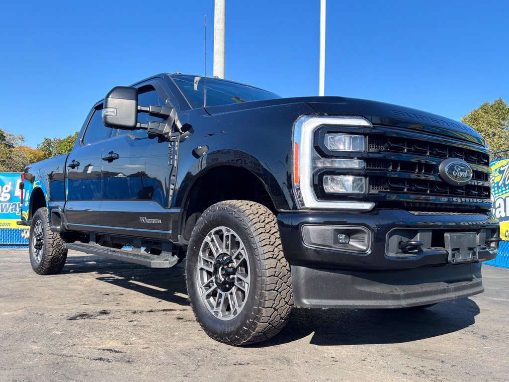Used 2023 Ford F250 Lariat w/ Black Appearance Package AWD/4WD image 36