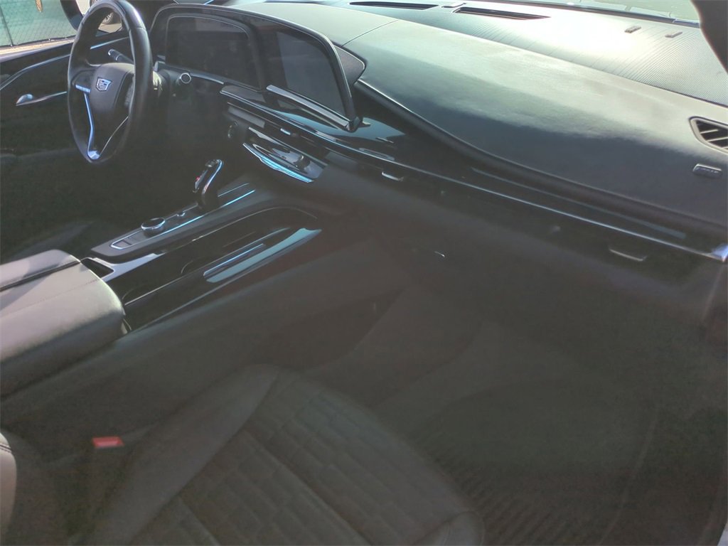 Certified 2023 Cadillac Escalade ESV Premium Luxury Platinum w/ LPO, Radiant Package image 31