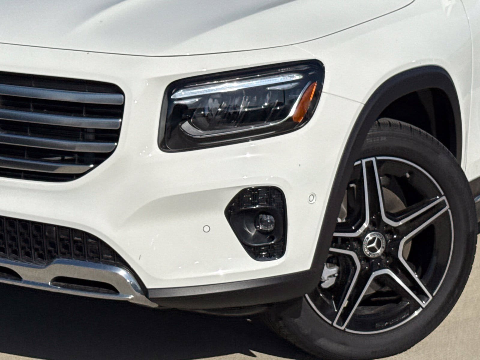 New 2026 Mercedes-Benz GLB 250 4MATIC image 3