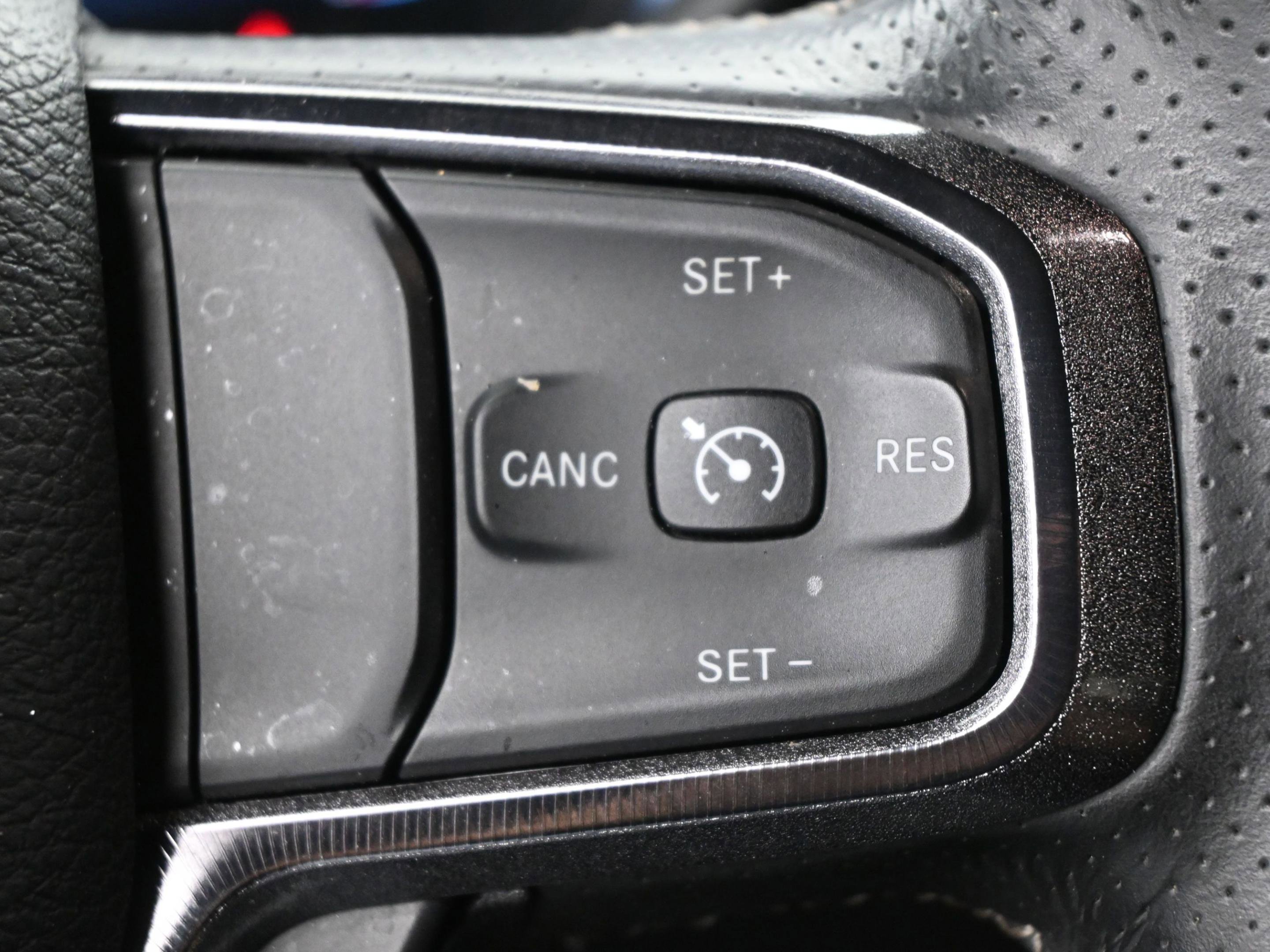 Used 2024 RAM 2500 Rebel AWD/4WD image 18