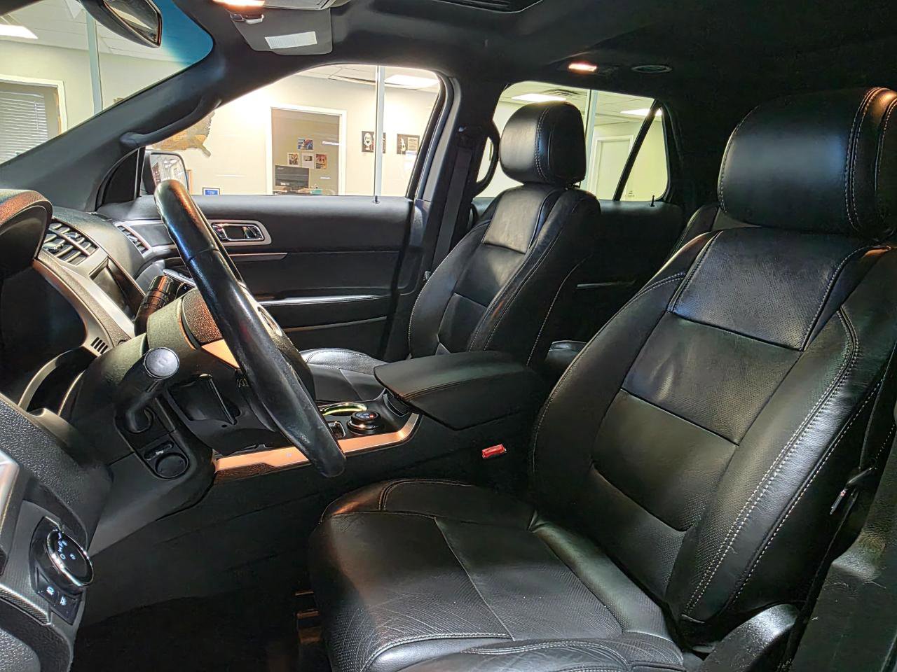 Used 2015 Ford Explorer Sport w/ Equipment Group 401A AWD/4WD image 15