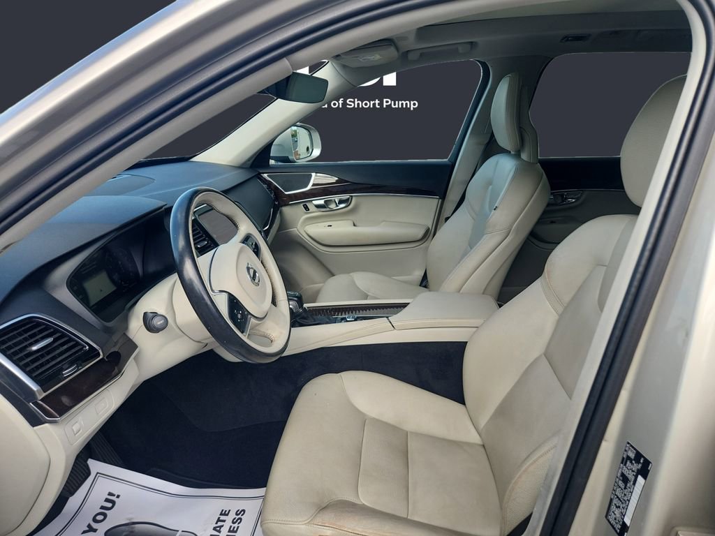 Used 2016 Volvo XC90 T6 Momentum w/ Momentum Plus Package image 9