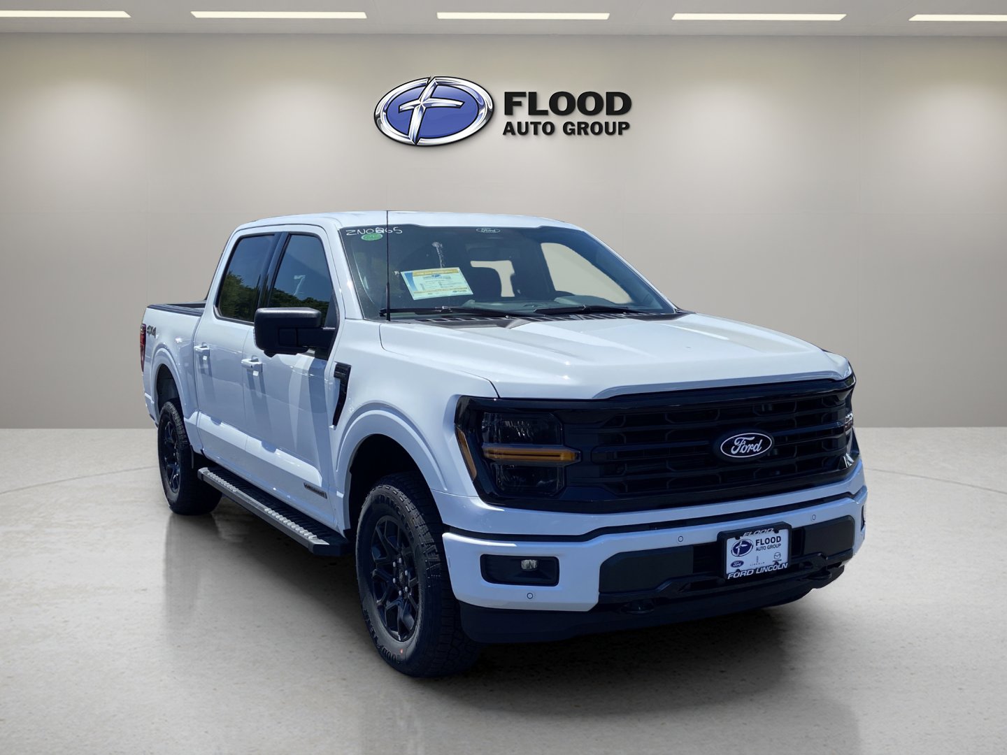 New 2025 Ford F150 XLT w/ Equipment Group 302A MID
