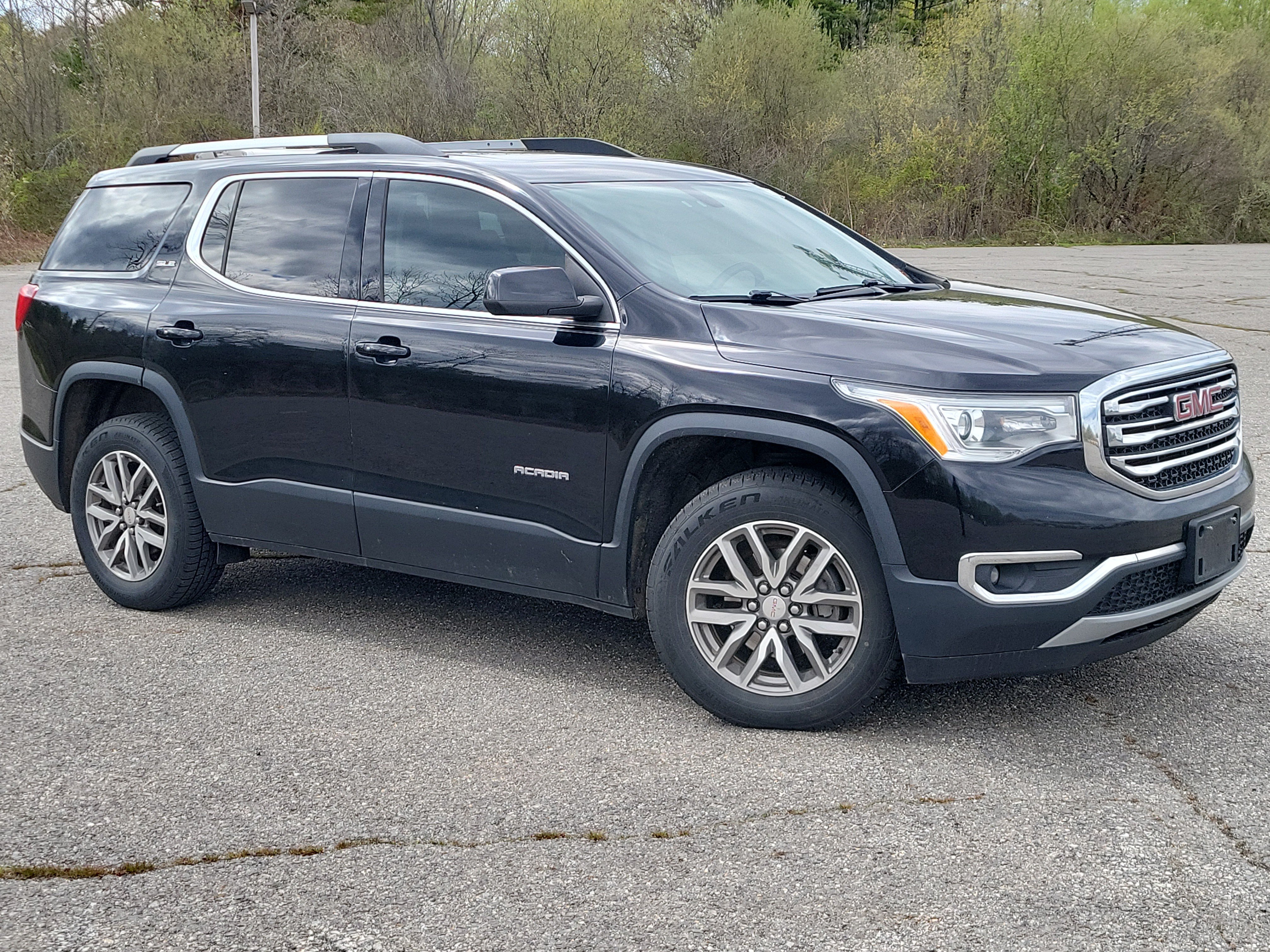 Used 2017 GMC Acadia SLE w/ Driver Alert Package I AWD/4WD image 3