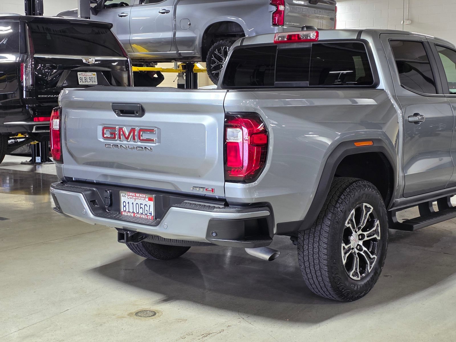 Used 2025 GMC Canyon AT4 AWD/4WD image 12