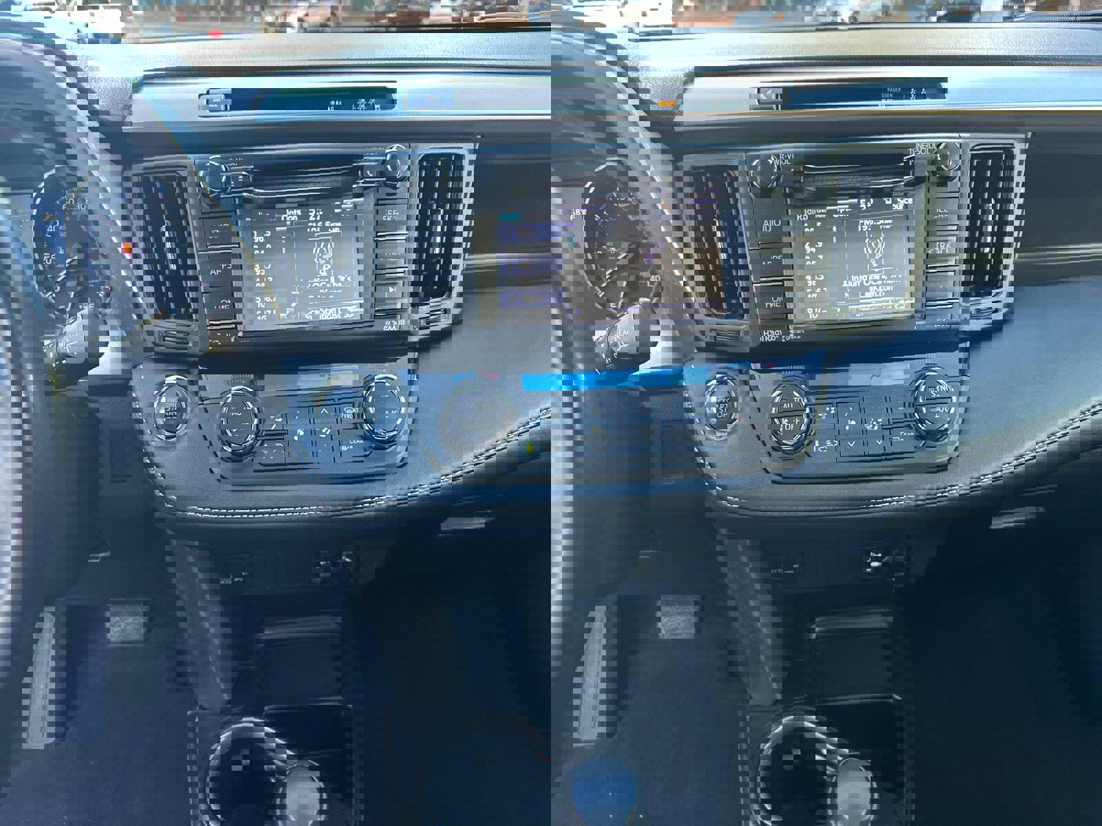 Used 2018 Toyota RAV4 XLE image 28