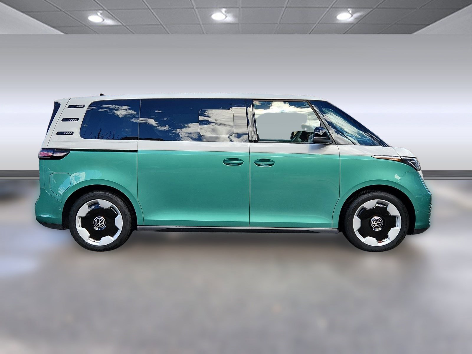 New 2025 Volkswagen ID. Buzz Pro S Plus image 2