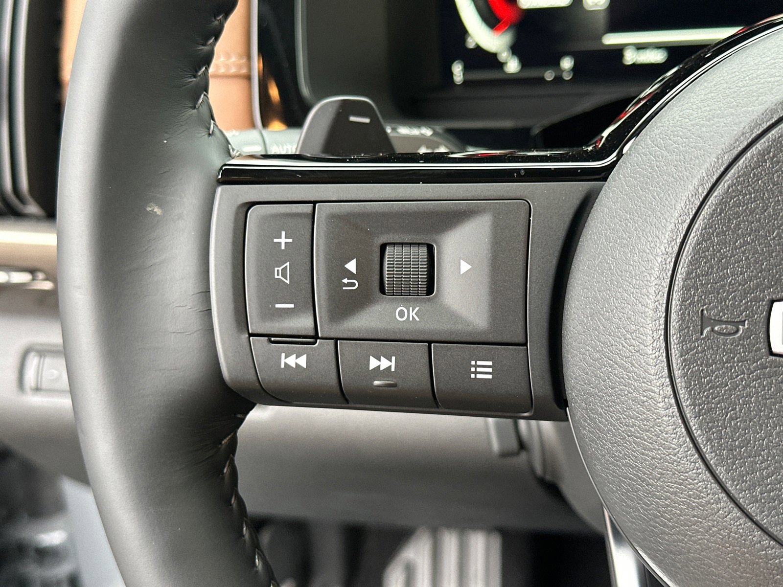 New 2025 Nissan Pathfinder Platinum image 28