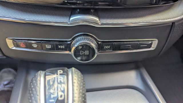 Used 2018 Volvo XC60 T6 R-Design w/ Convenience Package image 35