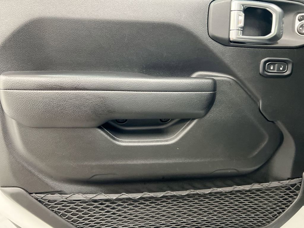 Used 2025 Jeep Wrangler Sport S image 20