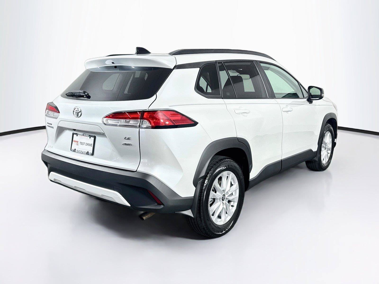 Used 2025 Toyota Corolla Cross LE w/ Moonroof Package AWD/4WD image 2